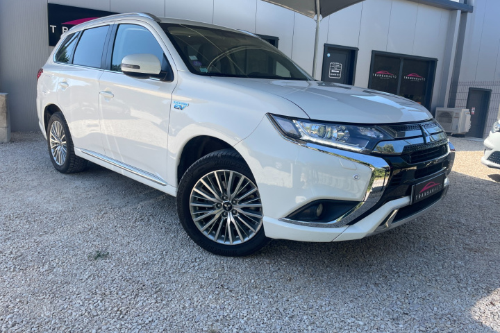 MITSUBISHI OUTLANDER PHEV